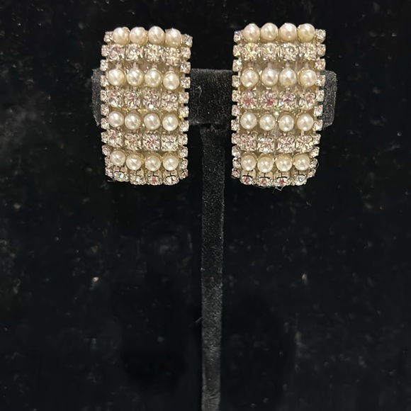 Stunning Pearl & Crystal Large Rectangular Earrings-Boutique - Picture 3 of 9